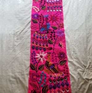 5-ft Bright Pink Embroidered Runner